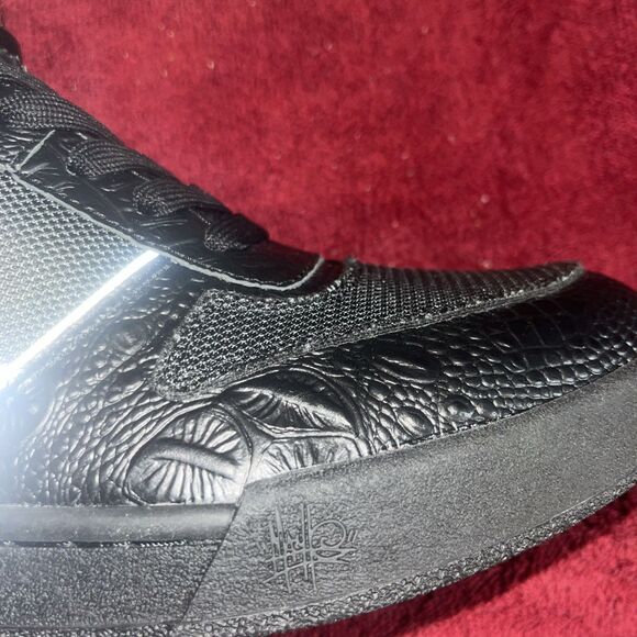 1/50 In The World Mache  x  Swerve’s Strickland Sneaker Size 9 autographed box main image 15